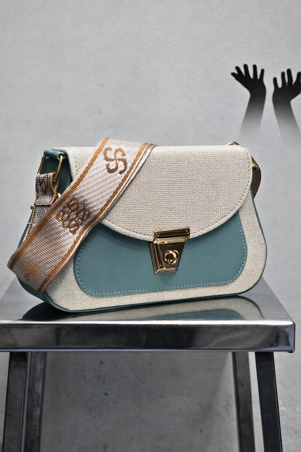 Lady Crossbody sling