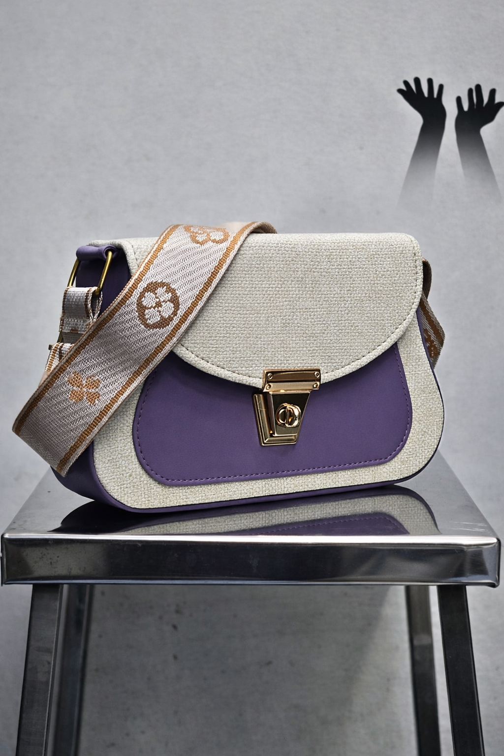 Lady Crossbody sling