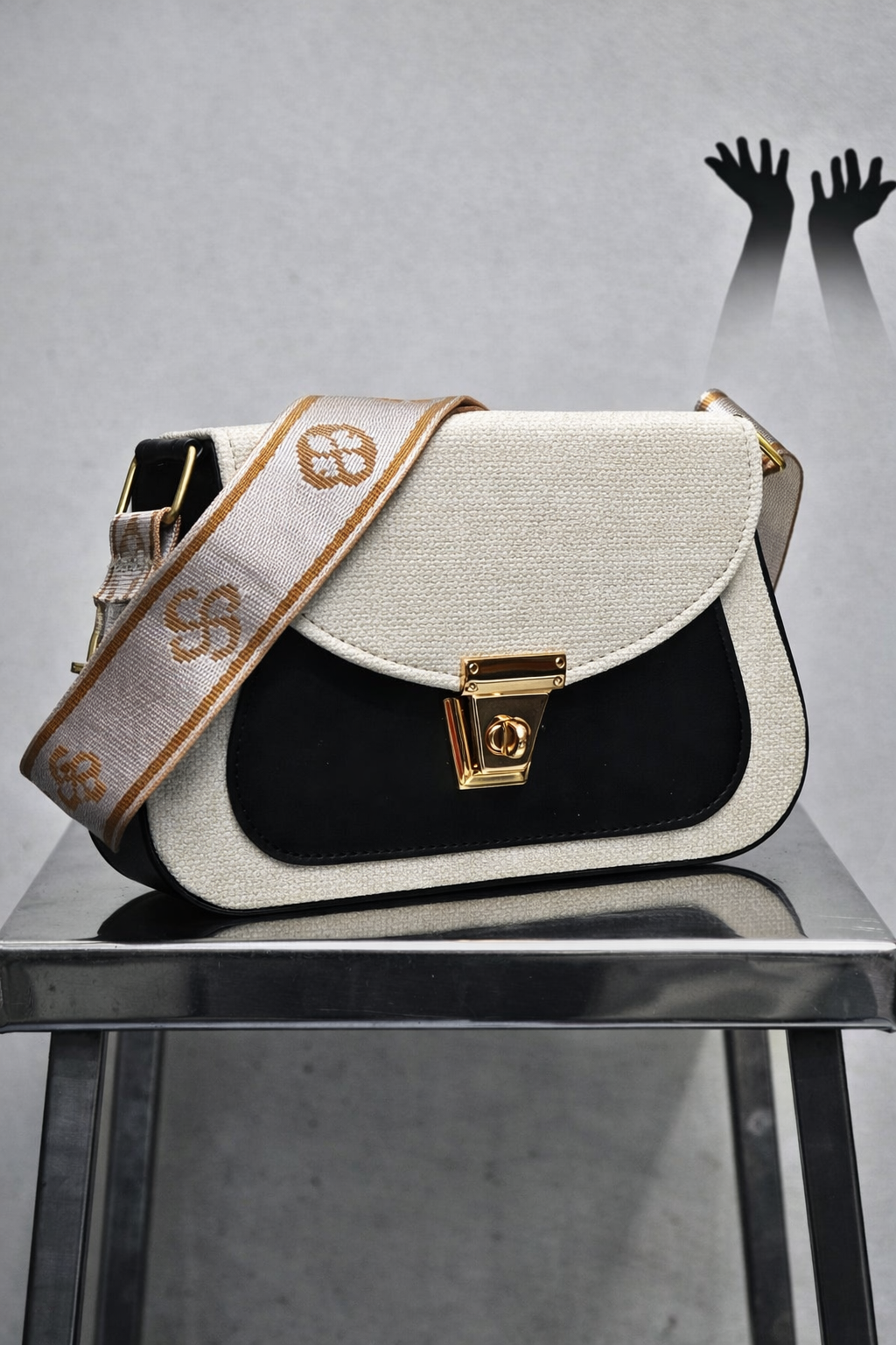 Lady Crossbody sling