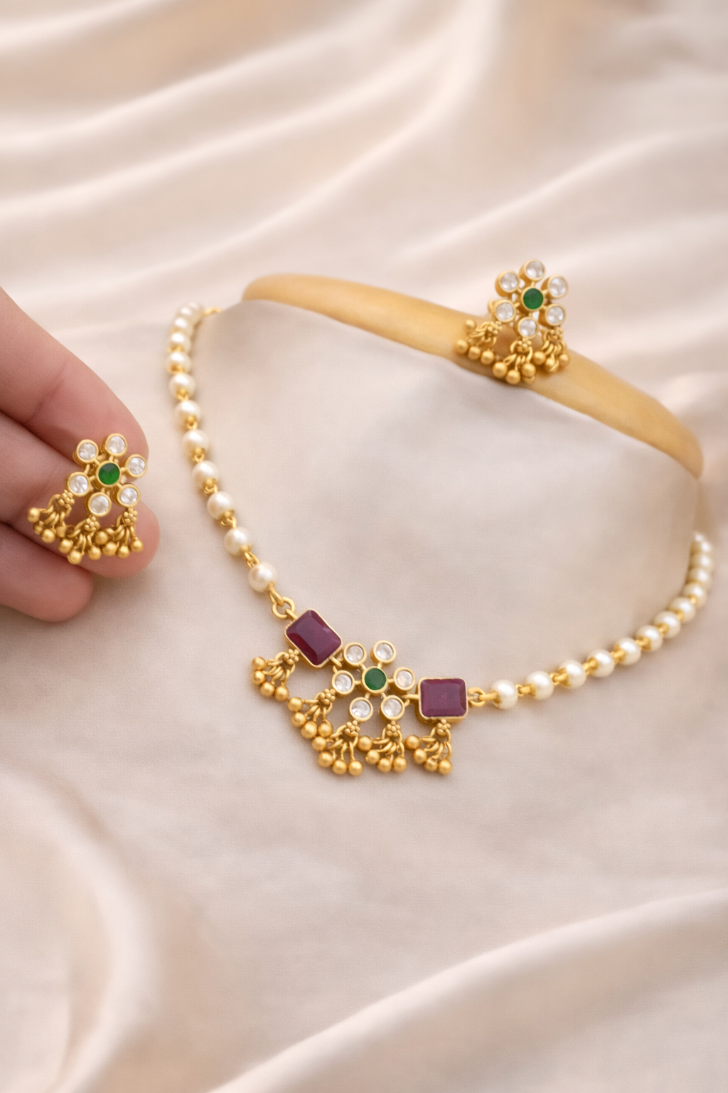 Choker set (pearl work)